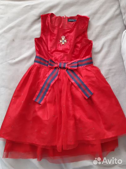 Платье нарядное на девочку 128р