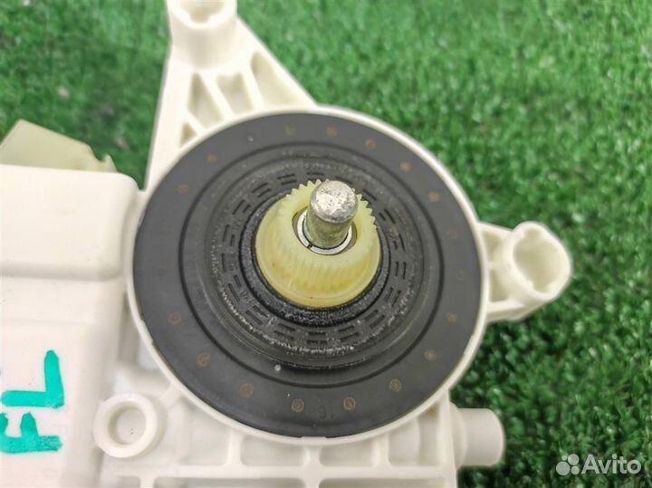 Мотор стеклоподъёмника передний левый Mercedes Be