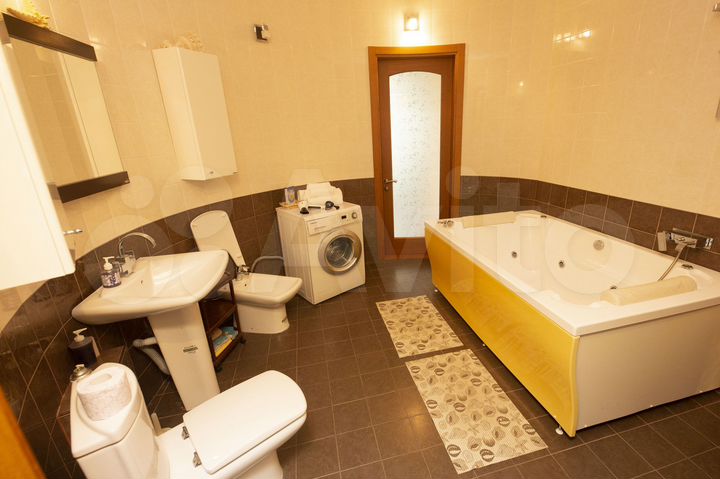 3-к. квартира, 120 м², 7/7 эт.