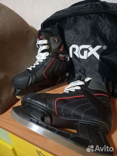 Коньки хоккейные