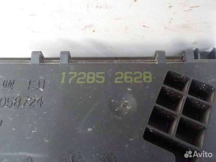 Замок багажника на Opel Zafira B 13117285