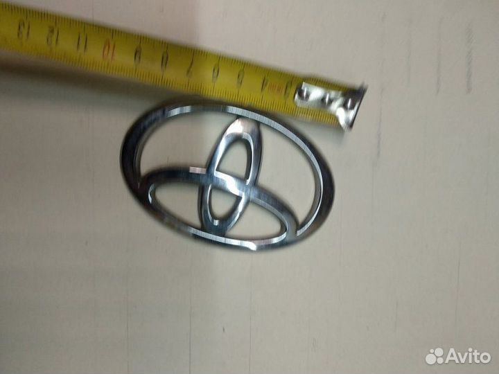 Эмблема Toyota