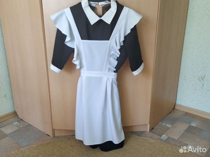 Школьное платье с фартуком
