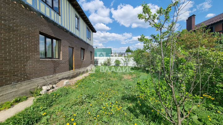 Дом 322,3 м² на участке 10,3 сот.