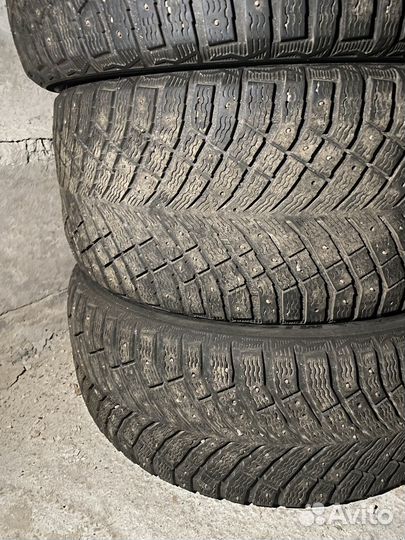 Michelin X-Ice North 4 245/45 R19 и 275/40 R19