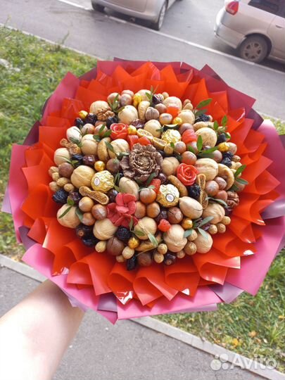 Съедобные букеты, наборы, корзины на выпускной