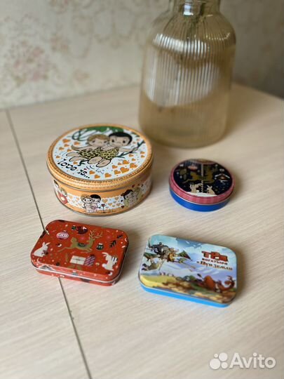 Жестяные банки для хранения и рукоделия