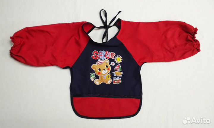 Нагрудник с рукавами и карманом