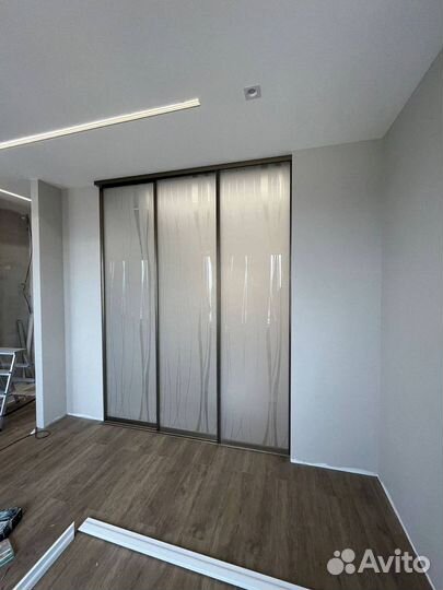 Раздвижная перегородка с матовым стеклом