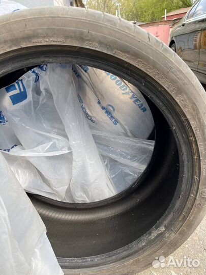 Bridgestone Potenza S001 245/40 R20 и 275/35 R20 99Y