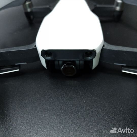 Квадрокоптер DJI Mavic Air