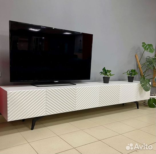 Тумба тв Bravo с фрезеровкой (белая)