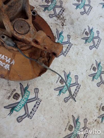 Ступица задняя левая Mazda Capella