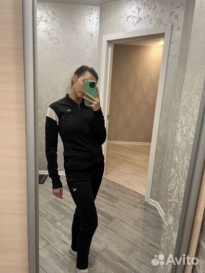 Спортивный женский костюм