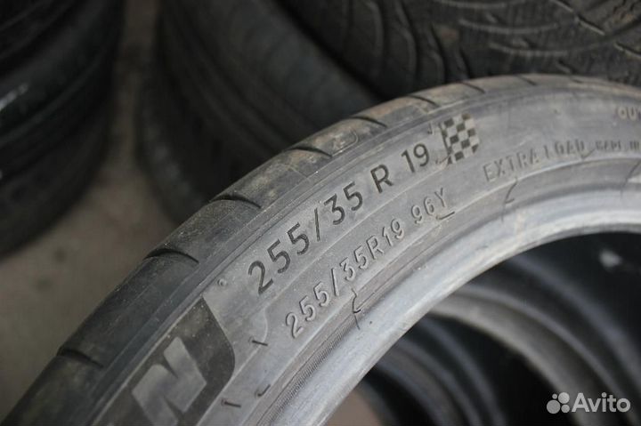 Michelin Pilot Sport 4 255/35 R19