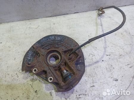 Кулак задний правый