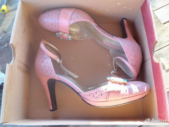 Босоножки женские