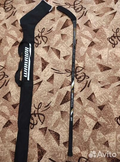 Хоккейная клюшка правый хват, коньки Bauer