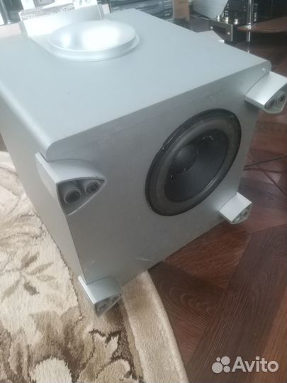 Сабвуфер jbl