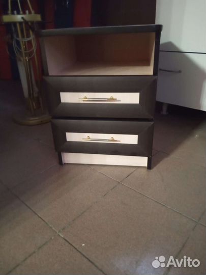 Тумба прикроватная