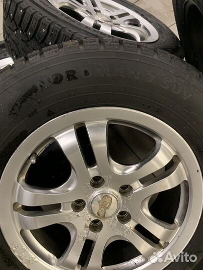 Продам зимнюю резину Nordman R16 на дисках