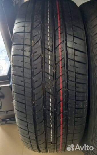 Kumho Crugen Premium KL33 215/60 R17 100V