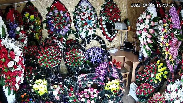 Продавец в торговый павильон