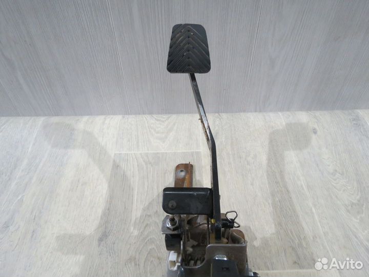 Педаль тормоза Kia Rio 3