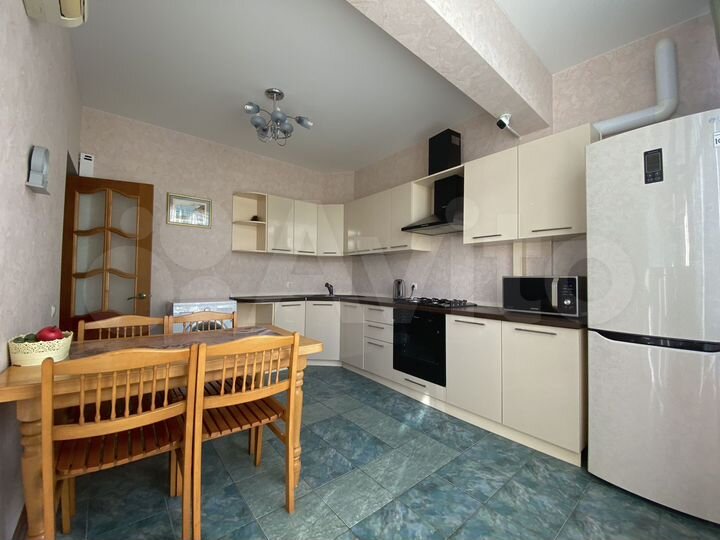 4-к. квартира, 82 м², 2/4 эт.