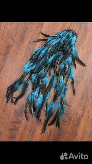 Перья на гребне на волосы