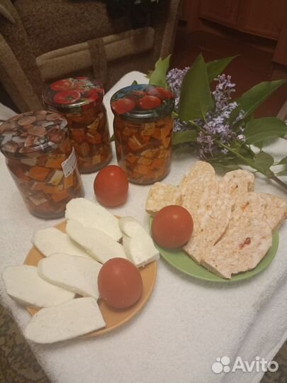 Козье молоко, сыр, творог, варенье из шишек