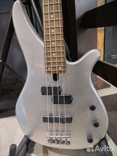Бас гитара Yamaha rbx270j