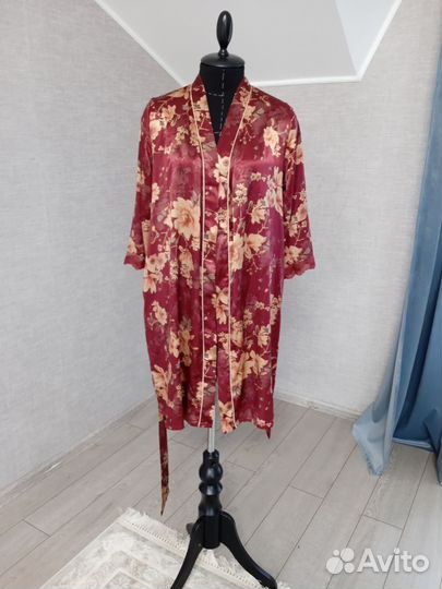 Шелковый женский халат