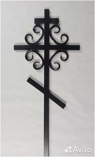 Крест на кладбище