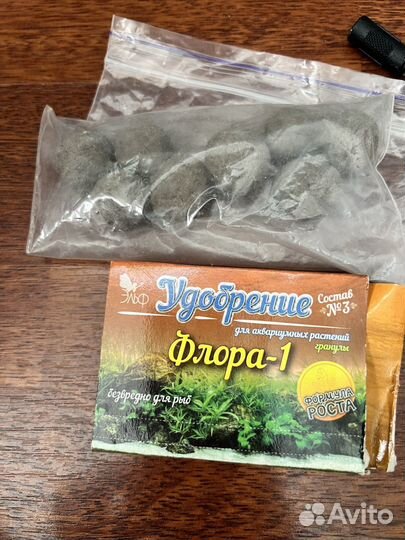 Аквариум с тумбой и рыбками