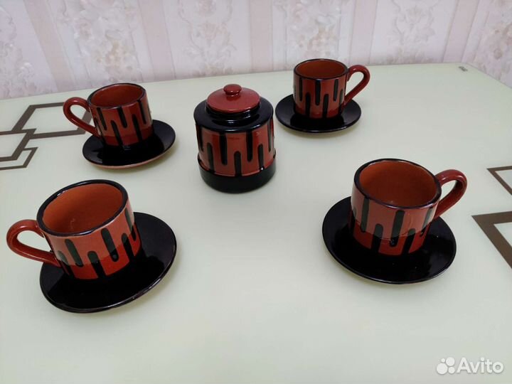 Кофейные пары и сахарница