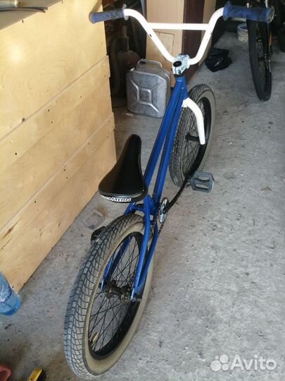 Трюковой велосипед BMX