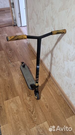 Трюковой самокат duno