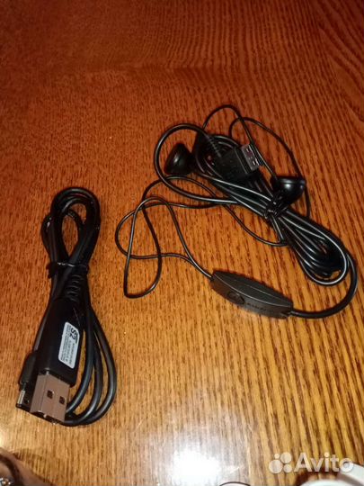 Наушники с микрофоном для кнопочных тел