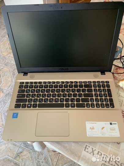 Ноутбук asus