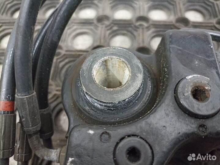 7422070296 Цилиндр подъема кабины левый Renault T