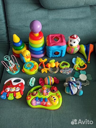 Развивающие игрушки для малышей пакетом