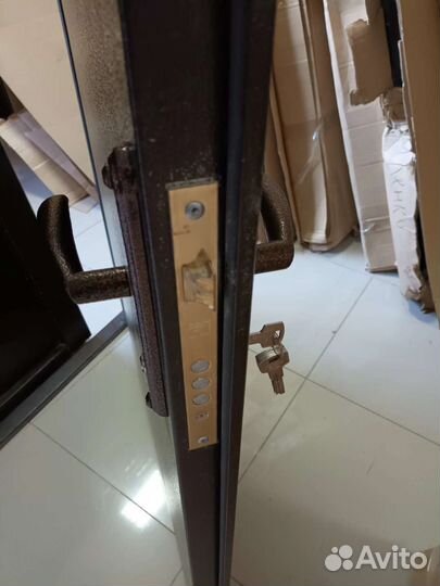 Входная дверь