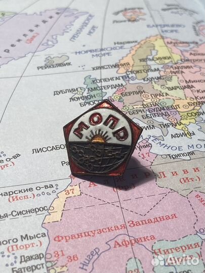 Значок мопр