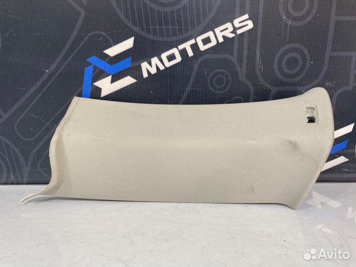 Обшивка салона задняя правая Volkswagen Passat