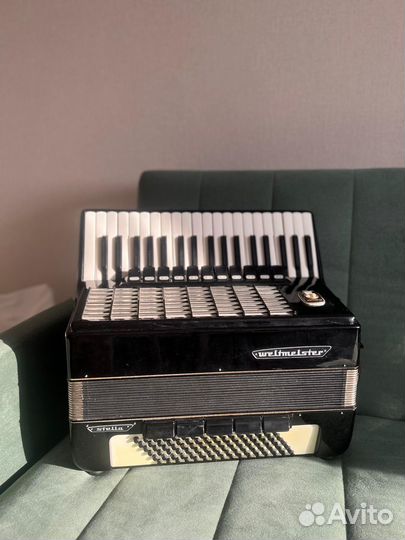Аккордеон Weltmeister Stella с футляром