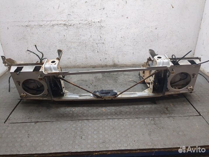 Рамка передняя Land Rover Discovery 2, 2000