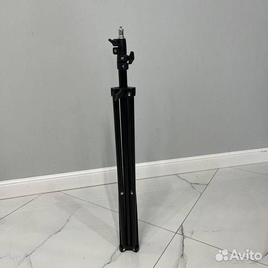 Штатив универсальный 70-210 см новый