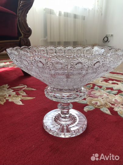 Хрустальная ваза