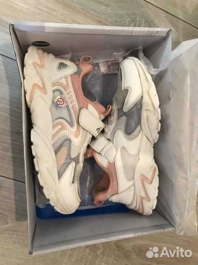 Кроссовки для девочки 35 размер